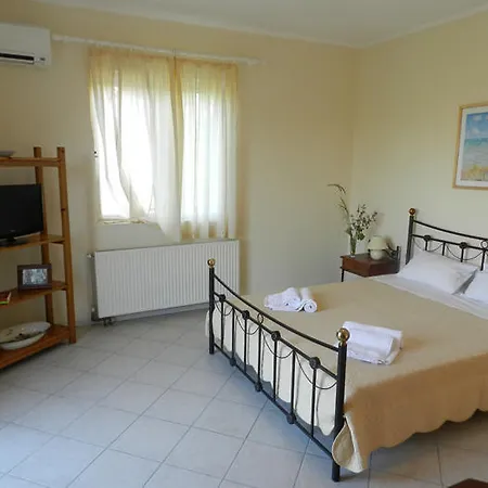 Spasmeni Vrisi Lygia  Camera foto